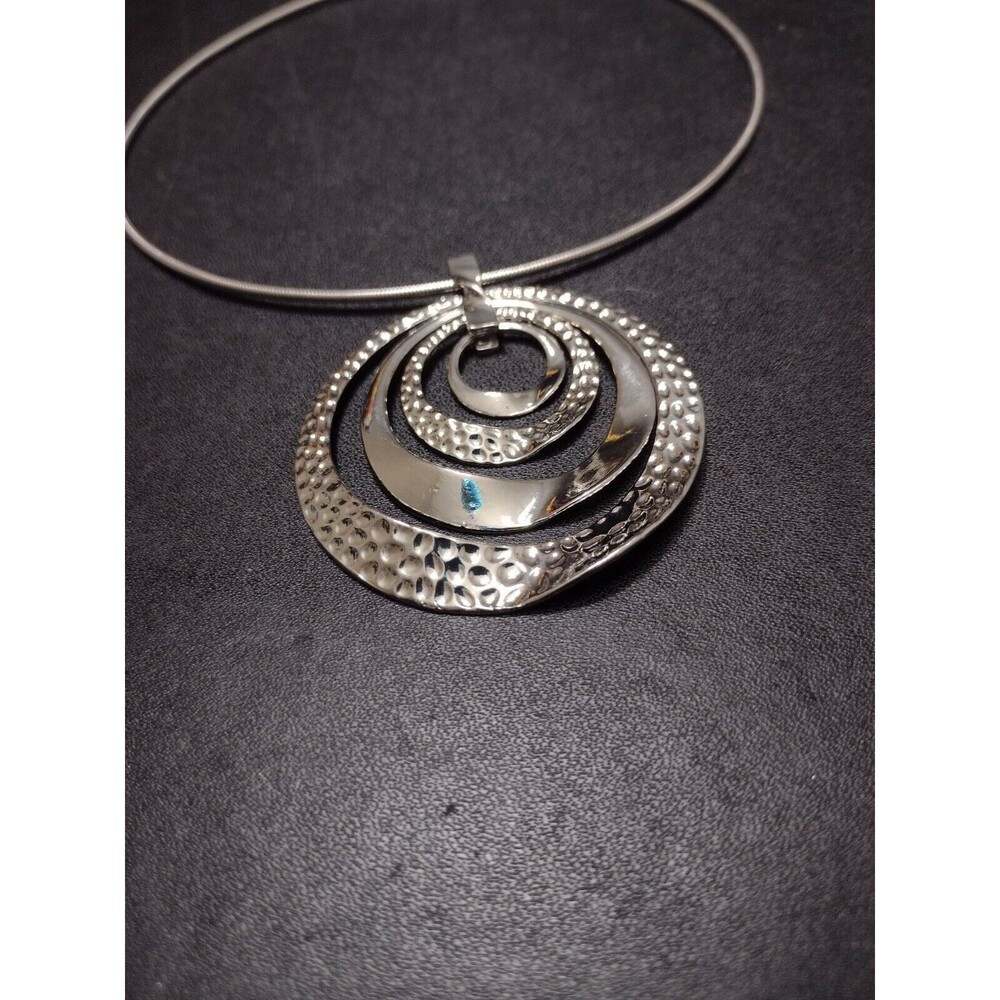 Erica Lyons silver tone necklace